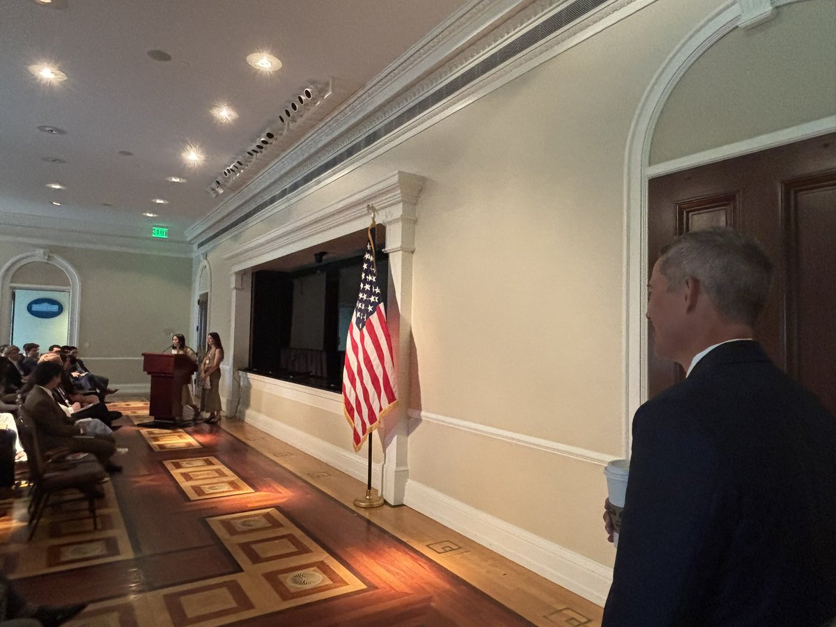 SecDuffy's tweet photo. Proud Dad visiting my girls during their White House Summer Internship!

It’s never been a better time to be a young conservative in America. https://t.co/uBaRY3vF25