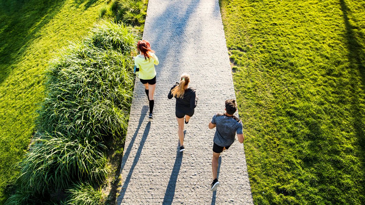 🧠 A new study shows aerobic exercise like running may protect against Alzheimer’s by activating brain-supporting cells &amp; reducing inflammation.

Physical activity = powerful prevention for long-term brain health.

Learn more: sciencedaily.com/releases/2025/…

#PublicHealth #Go4Wellness