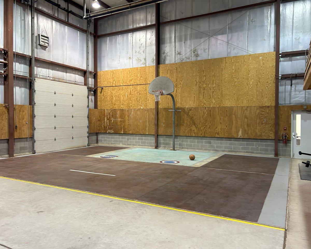 HelmetsHardhats's tweet image. It's #TrainingCenterTuesday! Joe Osborn, Ohio Valley Regional Manager, recently toured the West Virginia Laborers' Training Center. During their program, apprentices learn basic construction craft laborer skills, concrete practices and pipeline among other skills.