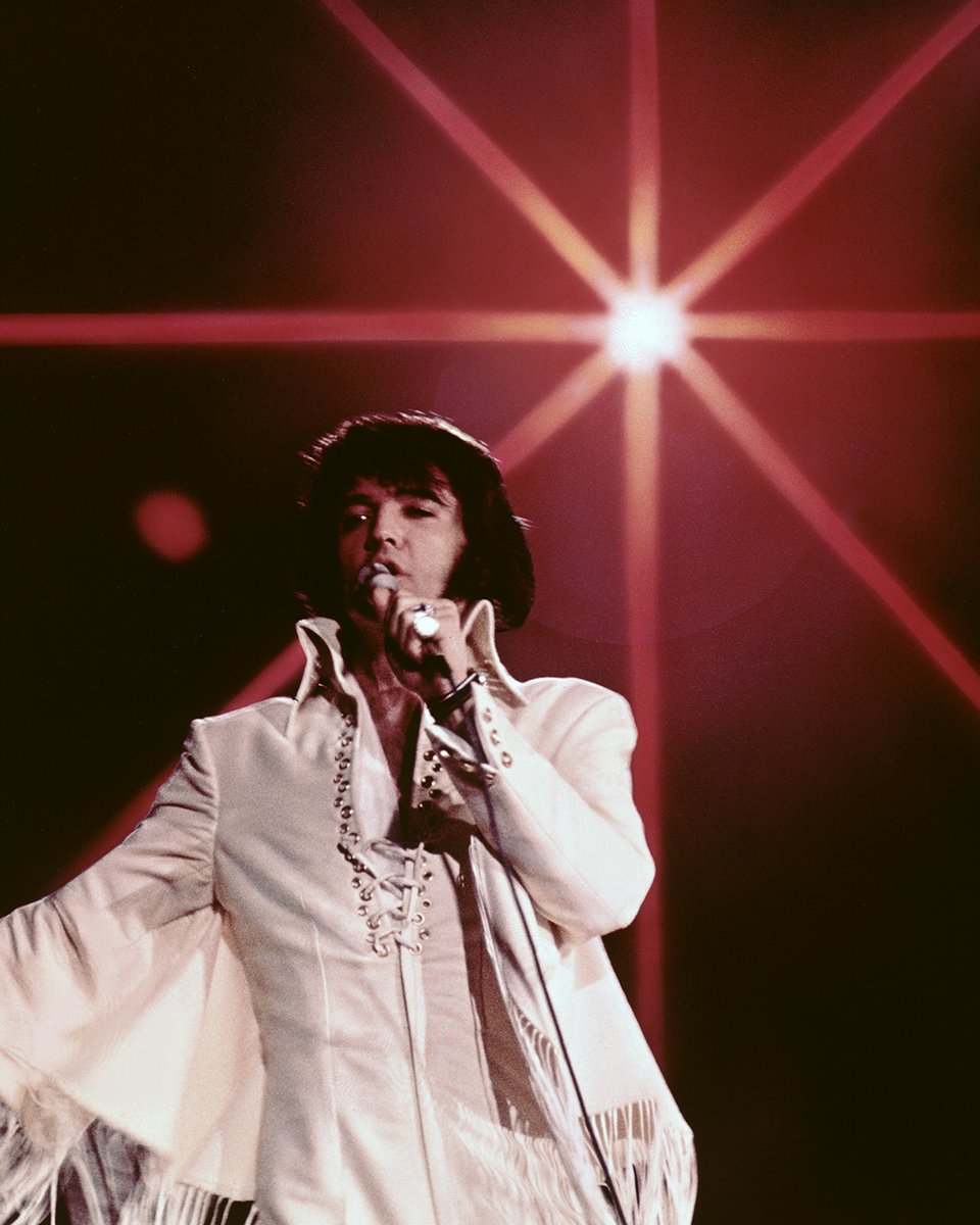Many of Elvis’s jumpsuits were white when he performed so lights would highlight him on stage.

#ElvisPresley #Icon #Jumpsuit #Fashion #Style