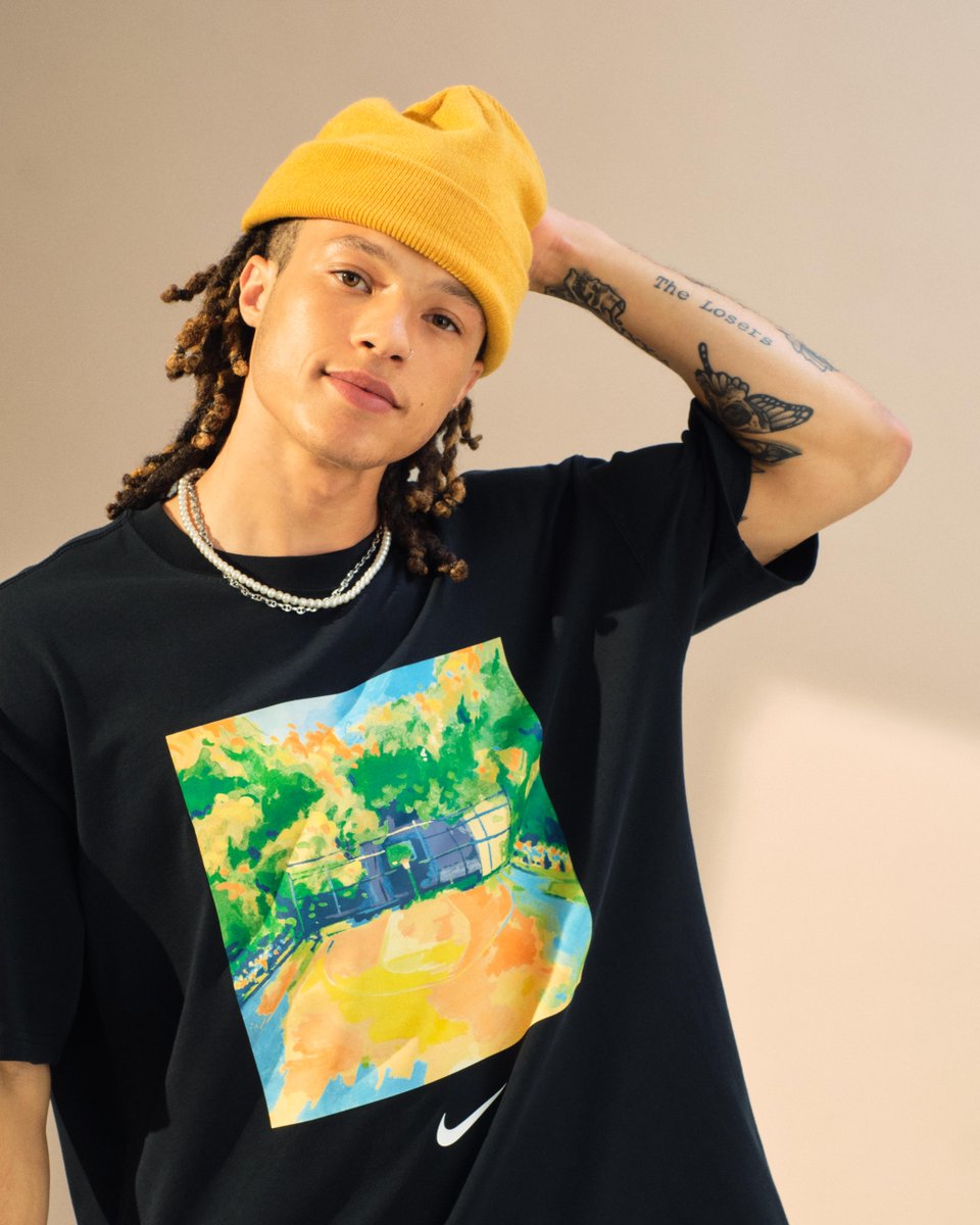 footlocker's tweet image. New school year, new fits! 👕
Pull up in-store and online to upgrade your style.
spr.ly/60124N2E8