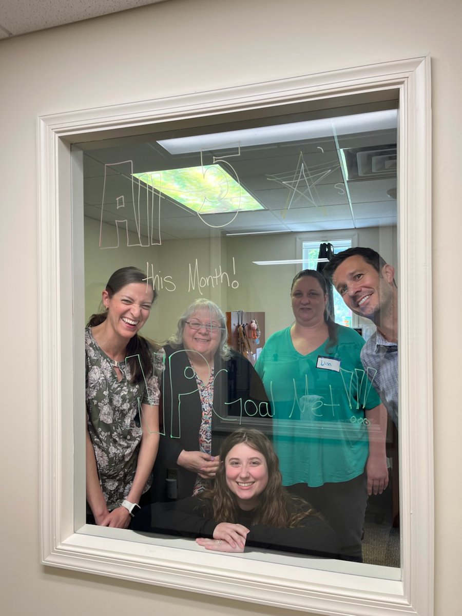 SchedulingInst's tweet image. Big win for Dr. Brandon, Dr. Brandy, and their call center team at Advanced 5-Star Training! 🌟

#5StarTeam #Training #SchedulingInstitute