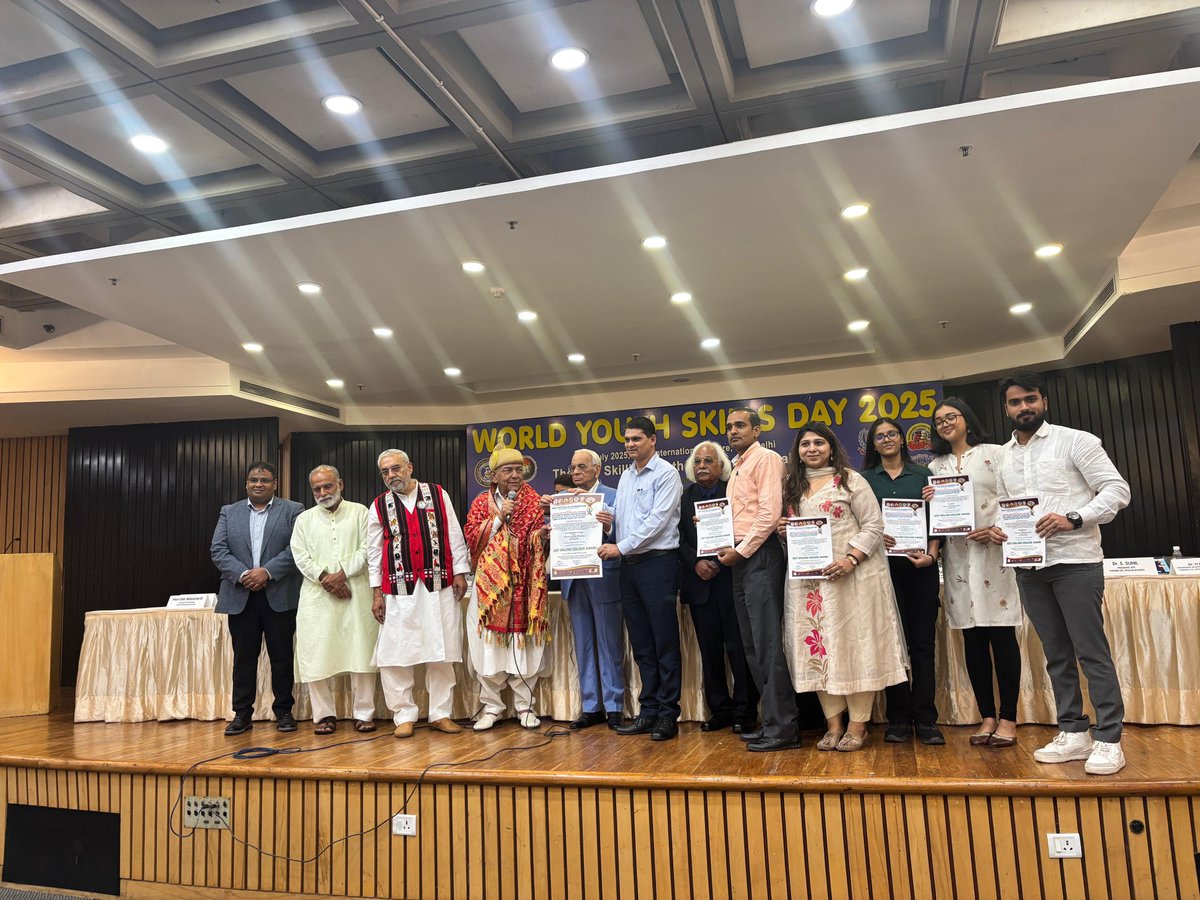 PGDAV College DU tweet media