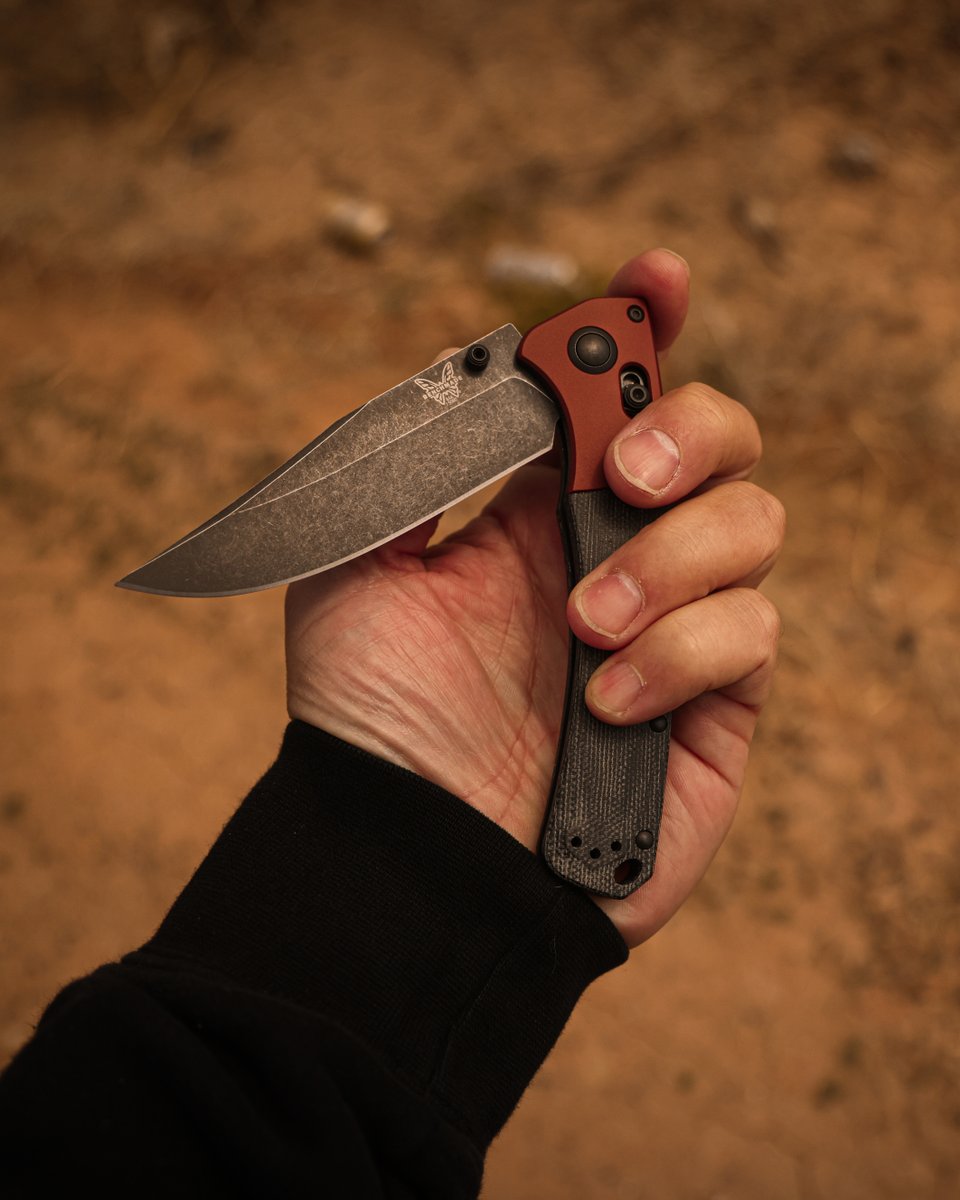 BladeHQ's tweet image. New Benchmade drop just landed! 🔥 Introducing the Crooked River in this stunning new colorway: Black Micarta scales and Burnt Copper bolsters.

And yes, it comes in a Mini version too!

Order now at the Link below!
bit.ly/3Ipjihd