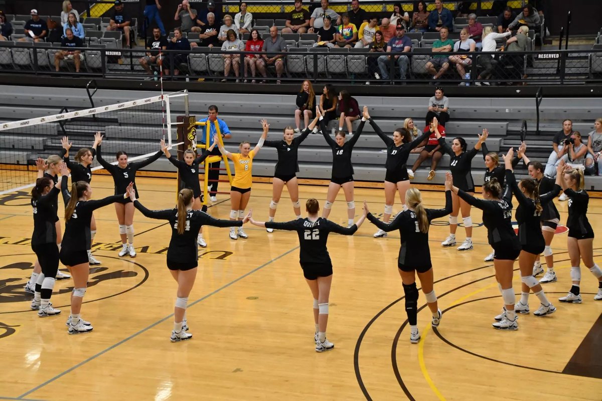 AvaK_VB's tweet photo. After an amazing camp and conversation with Coach Jones, I’m blessed to receive an offer from Quincy University!!! @QUHawksWVB @BIGBALLINMEDIA #gohawks https://t.co/qbnGhrq0pU