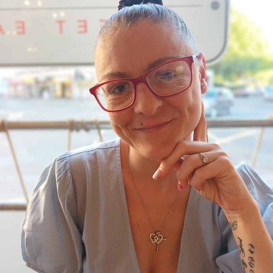 CountDeadWomen's tweet image. 20 October 2022: Lisa Holland, 39, was found dead at a house in Burton upon Trent, Staffordshire. Dale Cole, 35, has been charged with her murder and, additionally, with controlling or coercive behaviour in an intimate or family relationship.