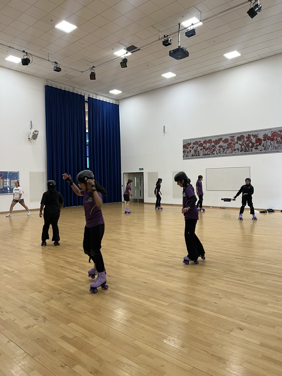 And that is Ladies of the Rink over and out! Pleasure to have Gill join us today for our last session of the year. The girls had a blast skating around the Challney Rink, excited to learn more in September👀 <a href="/BedsSchoolGames/">(Beds) School Games</a>