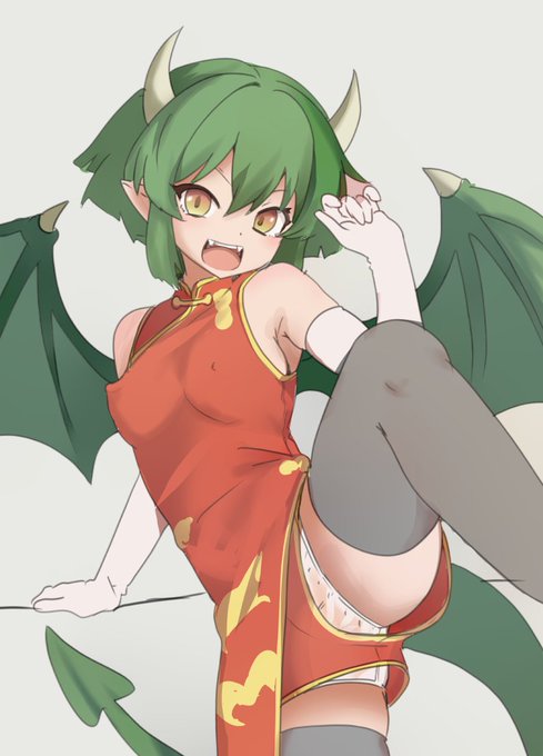 ドラコちゃん、パンチラ(*'▽')