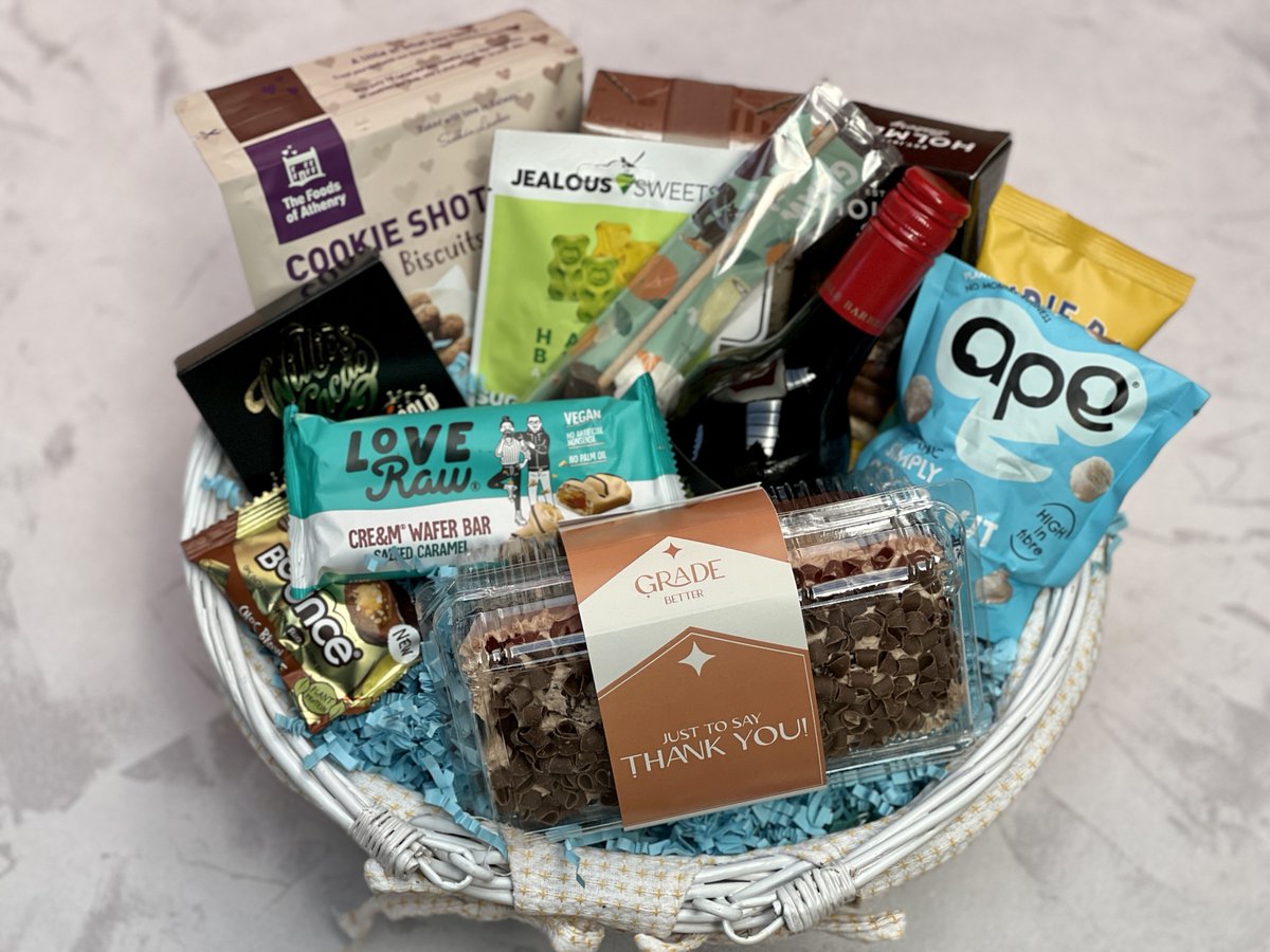 BasketsGalore's tweet image. Today's Gift Basket Of The Day is the ''Appreciative Outpourings Thank You Gift" 馃檹
ow.ly/I21p50Wocuk
Follow & RT to enter #prize draw to #win a Gift Basket.
More info via our blog.
#dailydispatch #gifts #competition #giftbasketsrule #thankyougift #thankyougiftideas