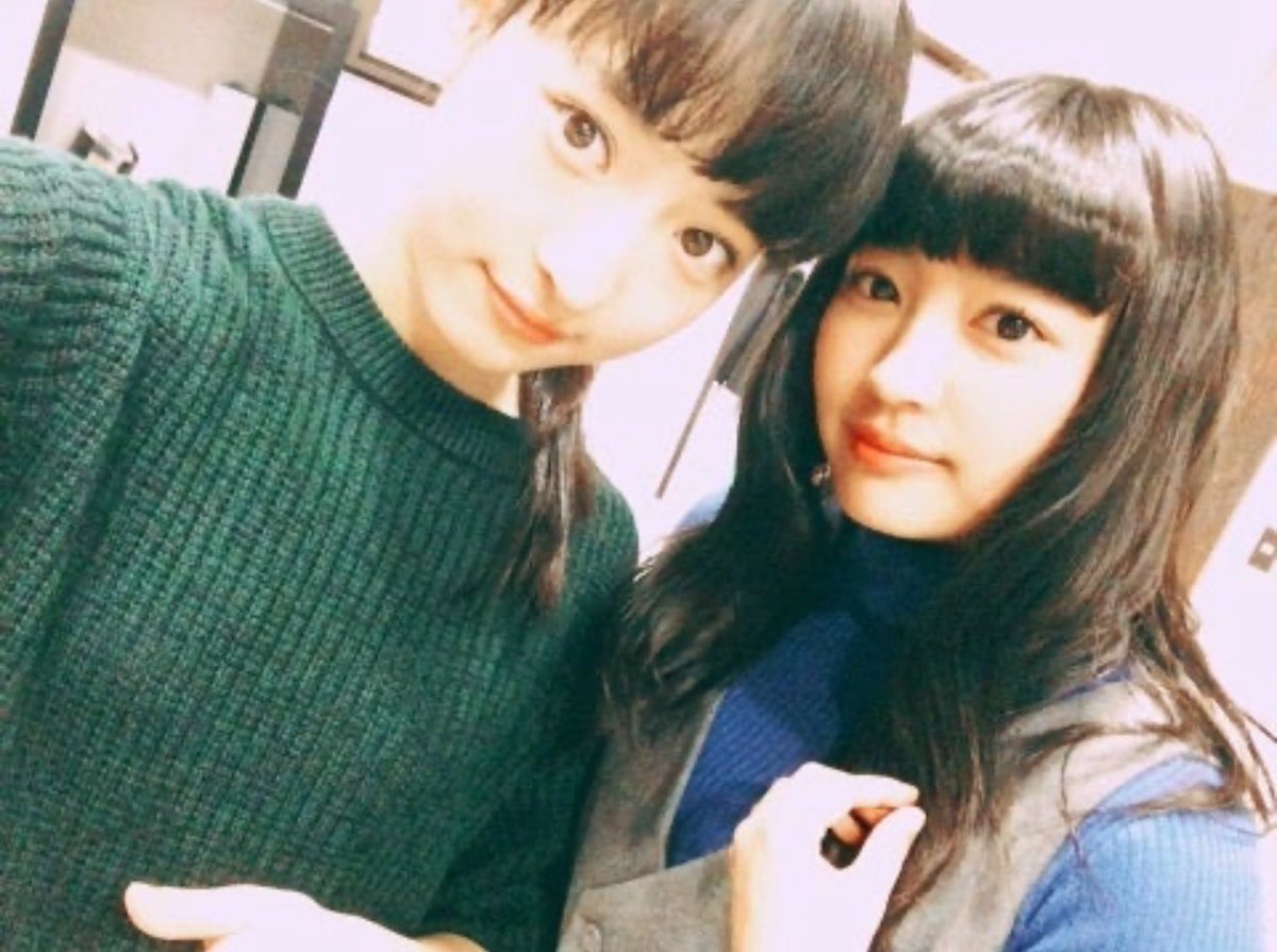 _hi_99_na_'s tweet photo. 大好きなあなたへ

お誕生日おめでとう㊗️
いっぱい好きなもの食べるんだぞ
あ、ネイル青に変えたよ

2015年12月の写真📸
💙💙💙
#松野莉奈 #柏木ひなた https://t.co/GwzkBUEo1W