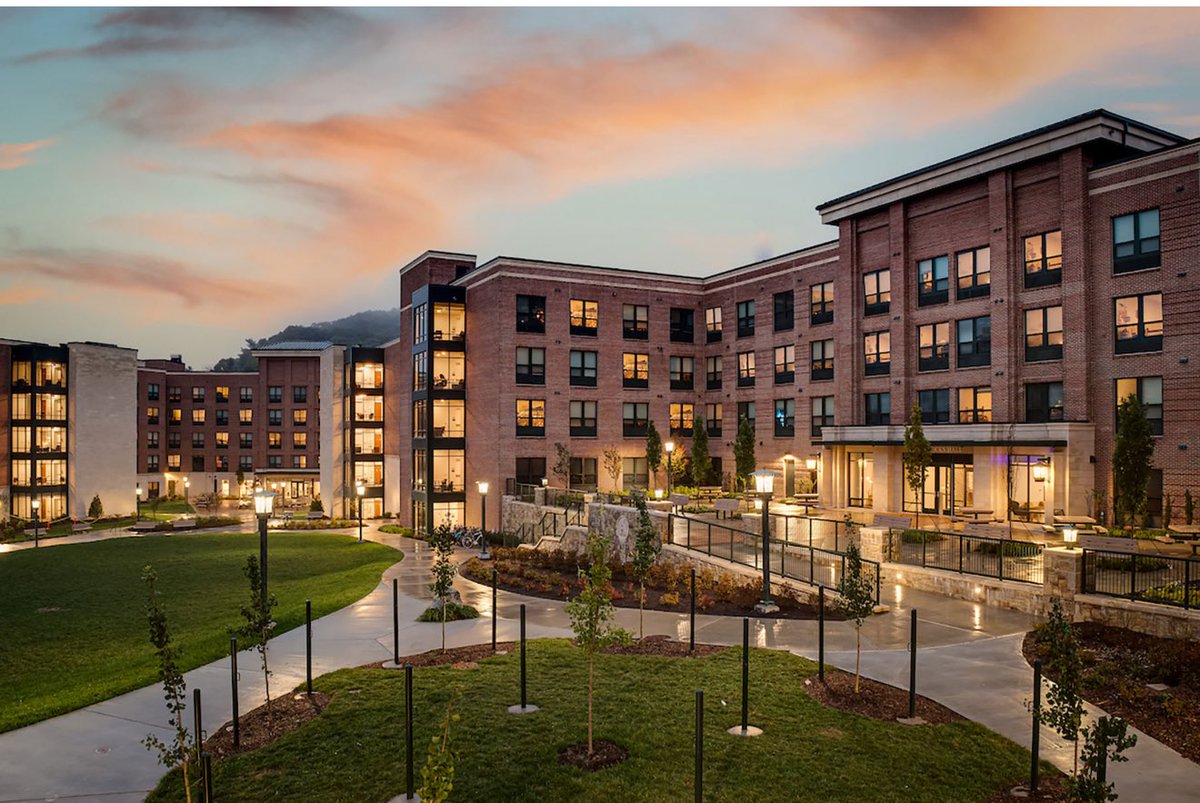 beerdrinkercam's tweet image. Last one we have app state, as bad as I hate to admit it this is by far the best one, this is an awesome pic and nicest dorm for sure.