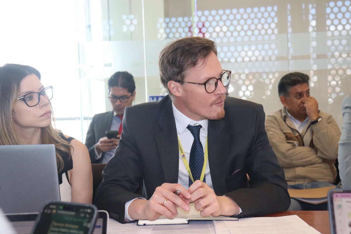 ✅ Asistimos a la mesa técnica, en seguimiento al tratamiento de la #LeyDeInteligenciaArtificial.

💬 Avanzamos en el análisis del proyecto, intercambiamos criterios técnicos y seguimos construyendo una normativa ética, responsable y en sintonía con el interés público.