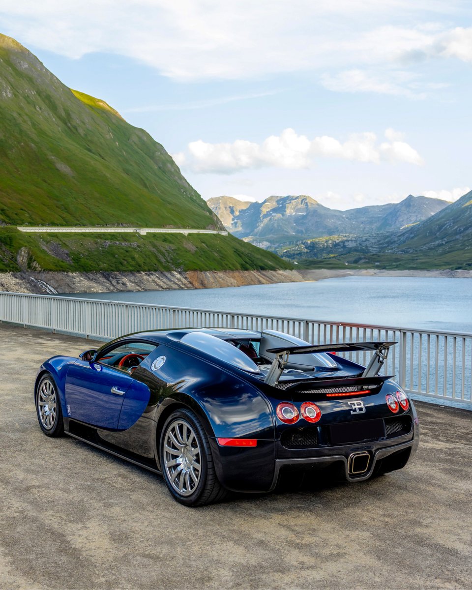 Bugatti's tweet image. Elegance meets elevation.
The BUGATTI VEYRON ascended the Swiss Alps, reaffirming its legacy at the Supercar Owners Circle in Andermatt. A celebration of the most iconic supercars, past and present.
#BUGATTI #VEYRON #SUPERCAROWNERSCIRCLE
–
bugatti.link/consumption