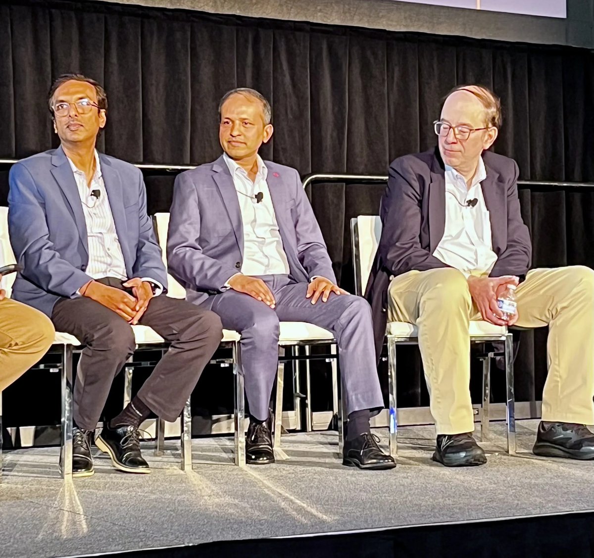 ElectronicsNews's tweet image. How does the (US) Chips Act affect innovation? 📢

This question was posed at #DAC and the expert panel agreed that there is no lack of engineering talent but how to corral it to the right areas is proving more complex.

Read more  👉 ow.ly/q32r50WpYAz