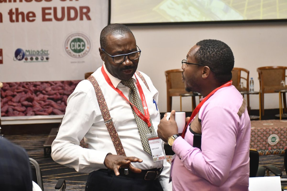 FAOCameroun's tweet image. 🚨🌱Ce jour à Yaoundé, @MincommerceCMR réunit acteurs clés au Forum national sur le Règlement de l'🇪🇺 sur la déforestation — étape cruciale pour l’accès du 🇨🇲 aux marchés internationaux🌍
La FAO accompagne les échanges vers des filières #cacao & #café durables et traçables.
#RDUE