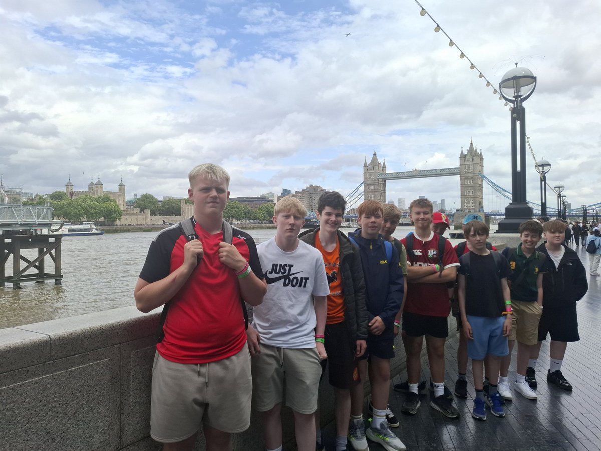This afternoon our History adventurers explored HMS Belfast, learning about life on board a British warship. This evening they are off on a guided tour around Whitechapel....
#HistLondon2025