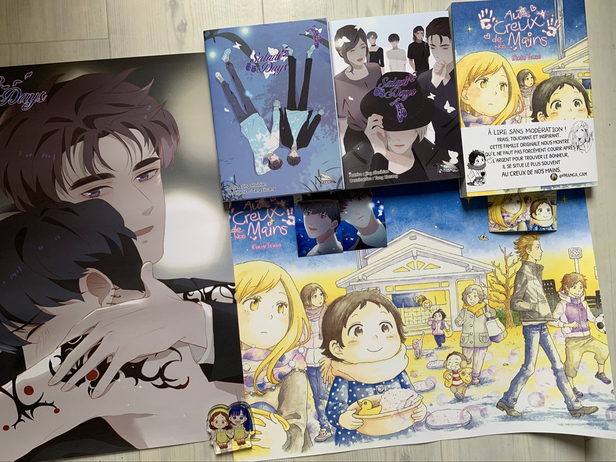 Toujours un plaisir de retrouver la team <a href="/NazcaEditions/">Nazca Éditions</a> ! 😍 Je suis reparti avec les t.7 et 8 de « Salad Days » (+ des magnets et 1 poster de la série), ainsi que leur nouveauté « Au creux de nos mains » (+ son magnet et 1 poster), et un standee « Sea you there and us » !!! 😀