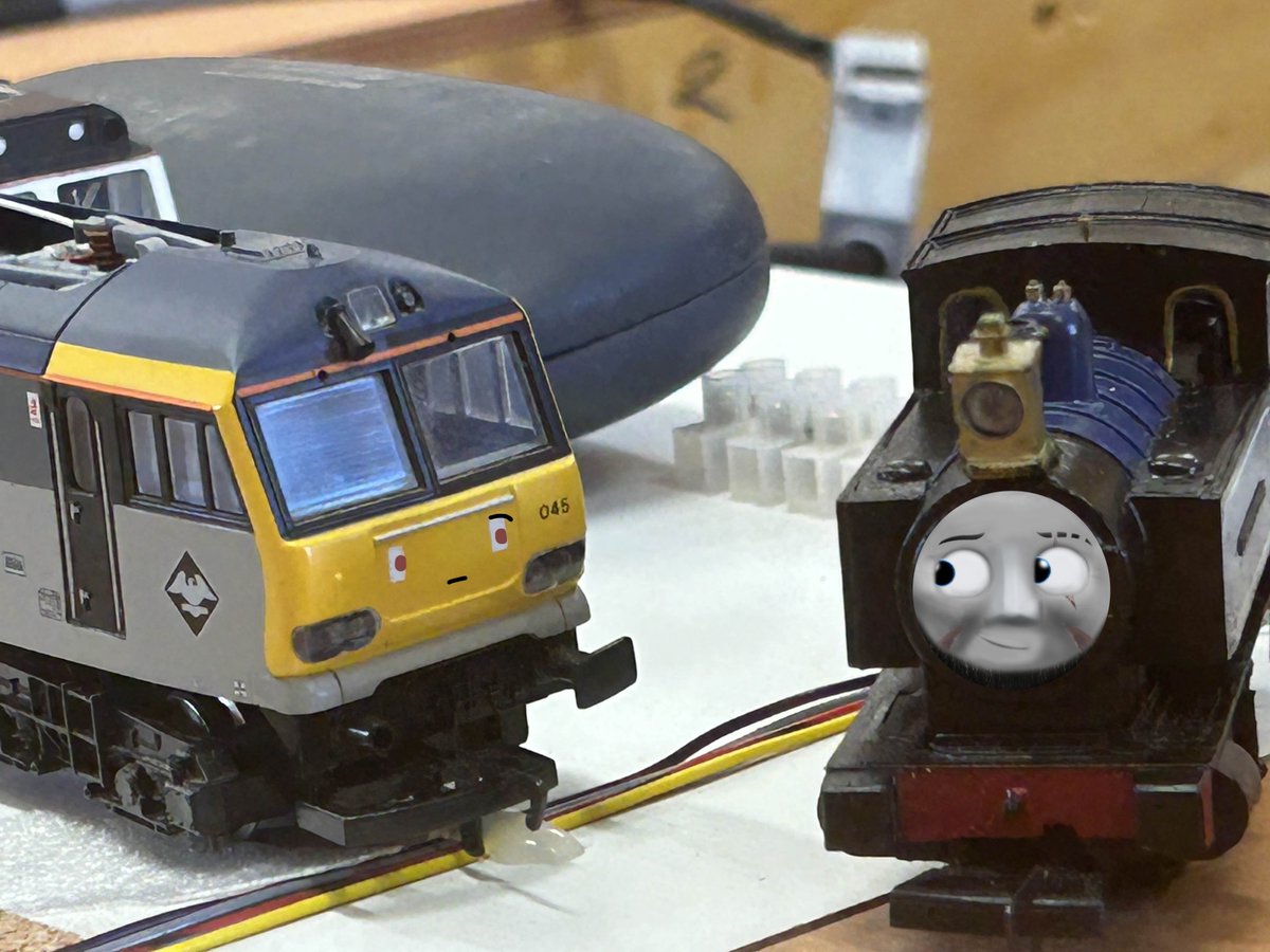 FlashSapp_375's tweet image. Hey uhhh hi I do stuff on other sites........ just kinda here to stay in the loop w/ fandoms that are dry on instagram.
also yay model trains