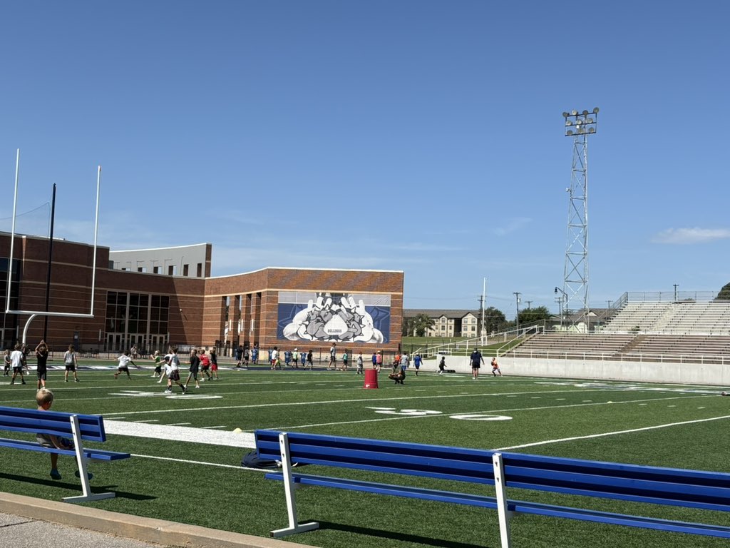 SWOSUFootball's tweet image. Great 2nd Day of Youth Camp. Lots of campers learning how to #EAT