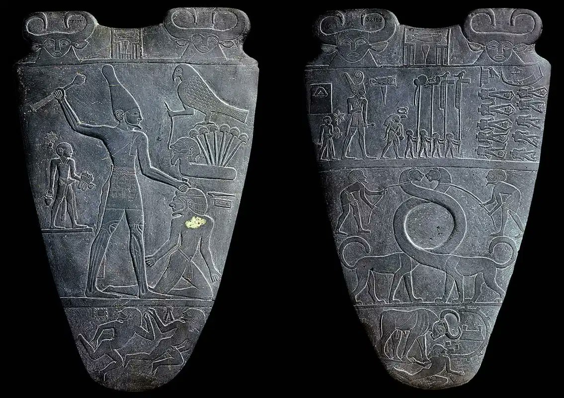 1/ Did India’s Indus-Sarasvati region indirectly lead to the creation of Pharaonic Egypt?

The Indus-Sarasvati’s economic power was crucial to Sumeria. Uruk, one of its powerful city-states, invaded Egypt starting Pharaonic Egypt, as celebrated on the Narmer Palette.

Thread 🧵