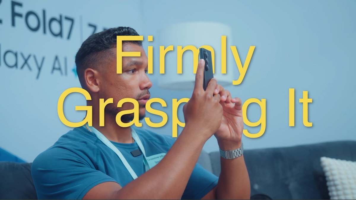 DAVTech__'s tweet image. New Galaxy Fold 7 Review up comparing it to the Galaxy Fold 6 🎥 🤳
If you don't watch for me, watch for Maria's expert opinion 🧠
#galaxyfold7 #techyoutube #techyoutuber