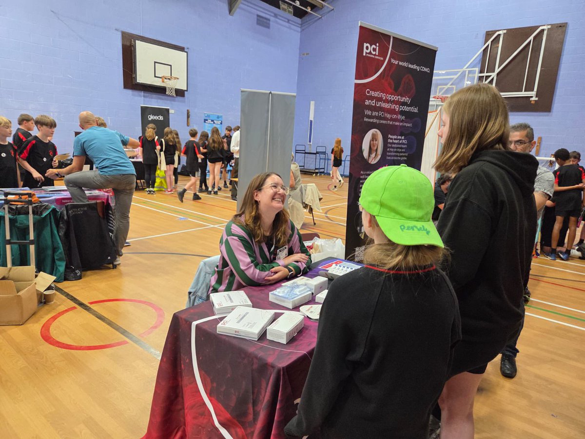crickhowellhs's tweet image. Careers Day in School! 22 employers, uniβs &colleges visited, to inform learners about pathways available to them, plus a full day of careers lessons.Thanks to staff & @CareersWales for engaging a diverse range of employers and for their continued support. Diolch i bawb! π #CWRE