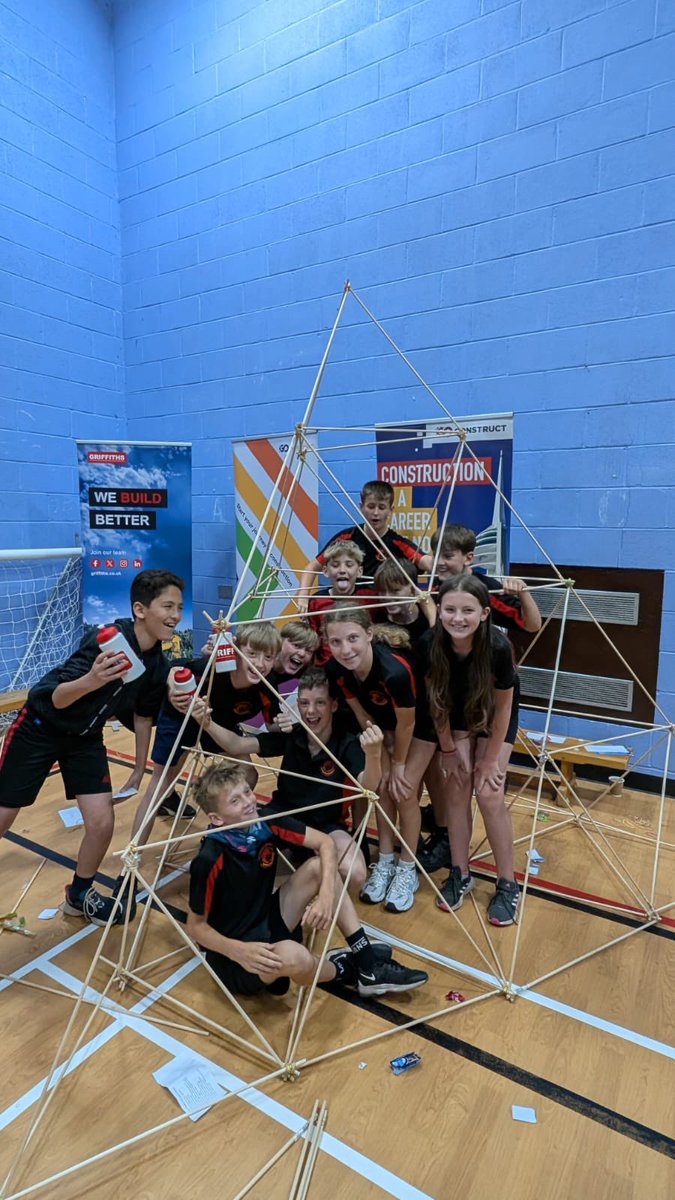crickhowellhs's tweet image. Careers Day in School! 22 employers, uniβs &colleges visited, to inform learners about pathways available to them, plus a full day of careers lessons.Thanks to staff & @CareersWales for engaging a diverse range of employers and for their continued support. Diolch i bawb! π #CWRE