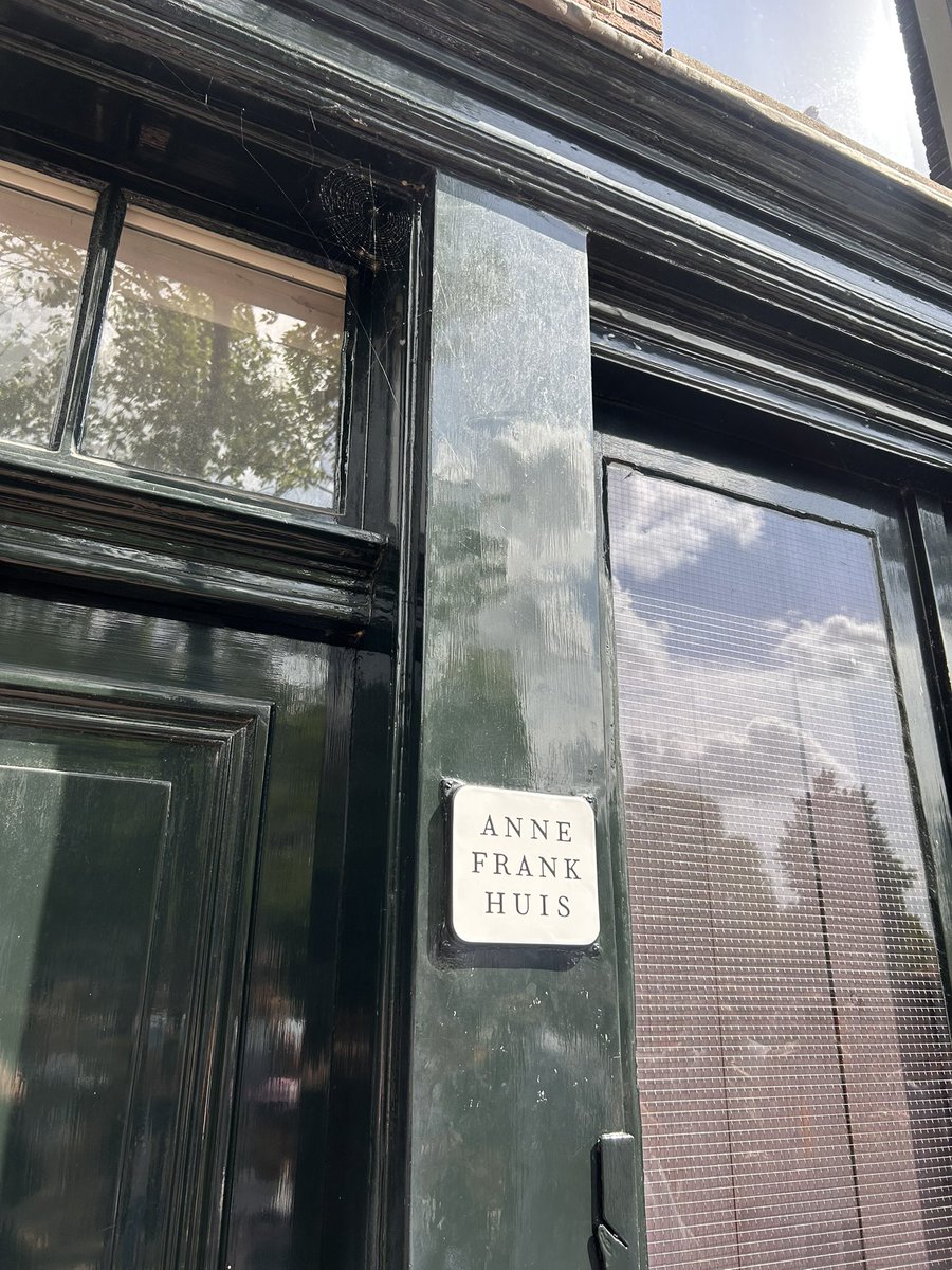 repeverdeen's tweet image. amsterdam 🥹