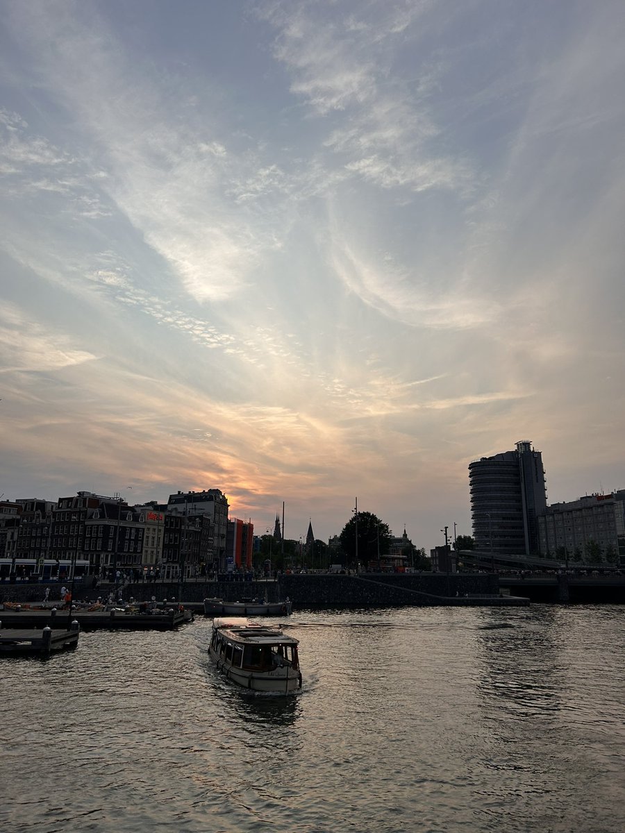 repeverdeen's tweet image. amsterdam 🥹