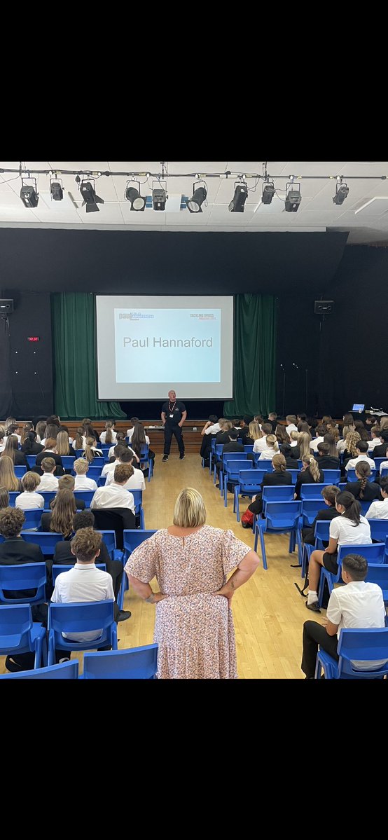 paulhannaford's tweet image. Abbs cross Academy today few more fully aware of situations that could harm them 💉 or others 🔪🔪!! #WECARE ❤️👫 my last school today reached around 60,000 kids in last 12 months 💪🏻 I’m confident it will be a few more next academic year 😊 next stop HMP Feltham young offenders!