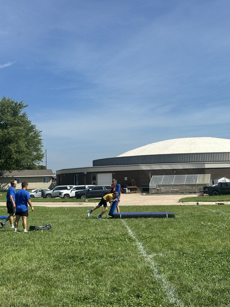 Logan View Raiders (@loganviewraider) on Twitter photo Day ✌️ of youth football camp! Lots of future Raiders putting in work! #TheRaiderWay Day ✌️ of youth football camp! Lots of future Raiders putting in work! #TheRaiderWay
