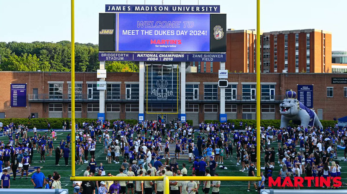 JMUSports's tweet image. Mark your calendars for Saturday, Aug. 23 and help us kickoff the 2025-26 athletic year with our annual Meet the Dukes Day event!
🗓️ | Aug. 23
🕕 | 6-7:30pm
🏟️ | Bridgeforth Stadium
🎫 | FREE and open to the public
ℹ️ | tinyurl.com/ys5ocvhr
#GoDukes