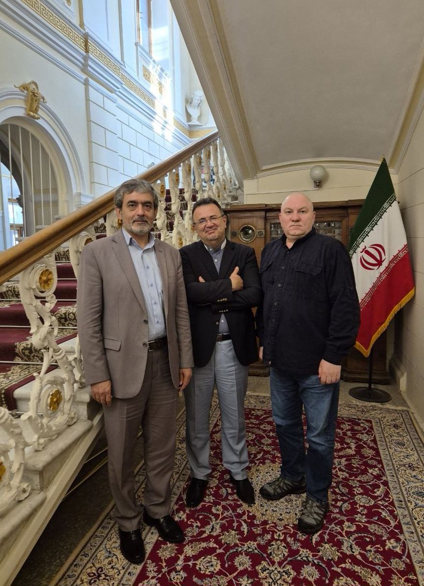CAST Director Ruslan Pukhov paid a working visit to the Embassy of Iran in Moscow, where he met with Second Counsellor Ali Mohaghegh and Seyed Ali Moujani, an author and researcher, to discuss Russian-Iranian relations.