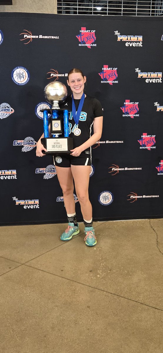 MarcosT74's tweet photo. Super proud of Rachel and her THS team. They placed 3rd in the 16U division. https://t.co/dUjmVggoXX
