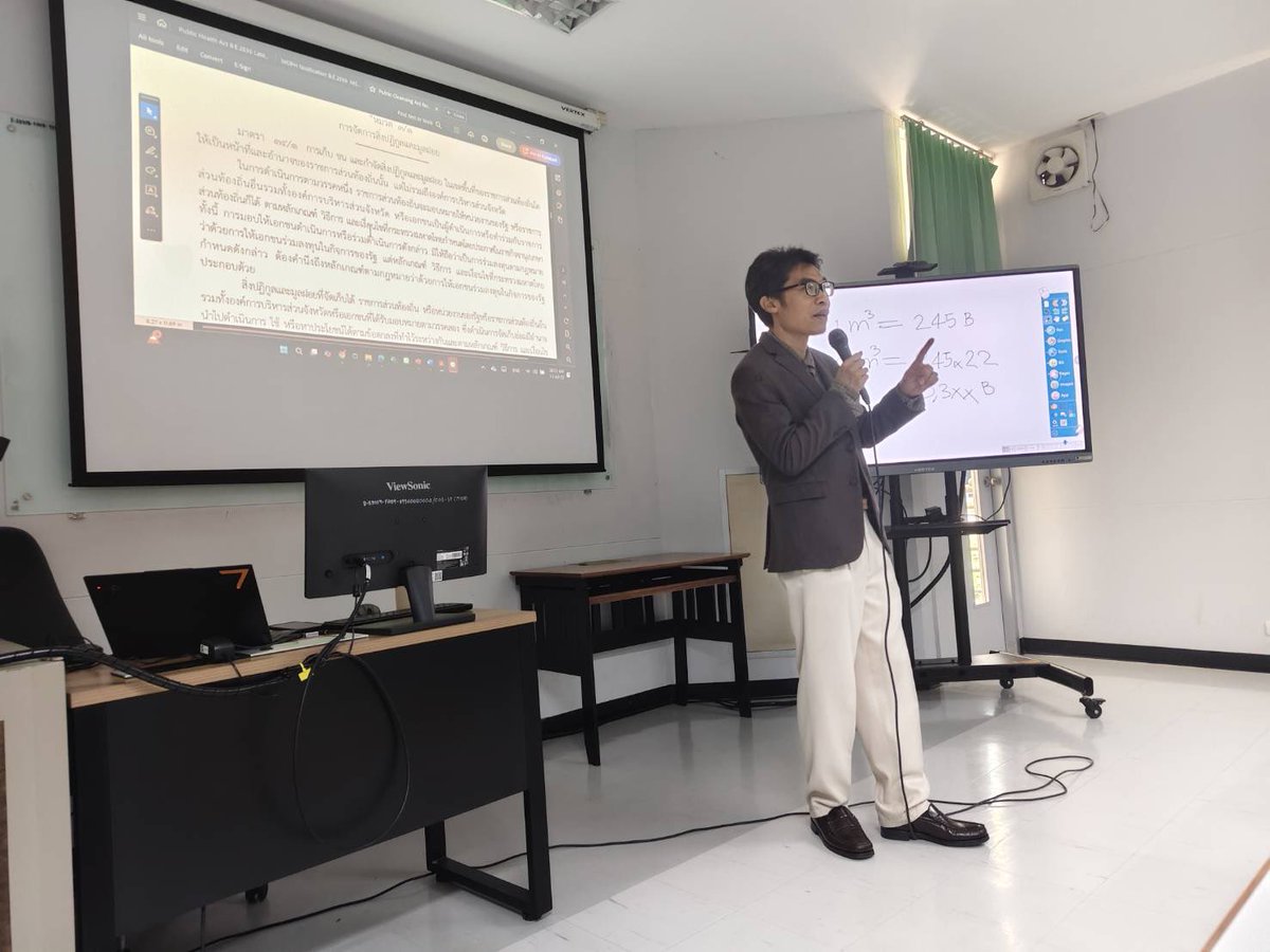 DrPoonsak_MFP's tweet image. 🧡ดูแลคนรุ่นหลัง🧡…ถูกรับเชิญเป็นอาจารย์พิเศษสอนนักศึกษา มหาวิทยาลัยเกษตรศาสตร์ ศรีราชา 
🥇หัวข้อ: Waste Collection 🗑️♻️🗑️
15กค2568 
ได้ทบทวนหนังสือ 📚(จริงๆก็อ่านตลอดเวลา^^) 
ถ่ายทอดความรู้ให้น้องๆ นักศึกษา เพื่อนำไปใช้ในอาชีพการงานในอนาคต #ku #wastecollection #lecturer #MP