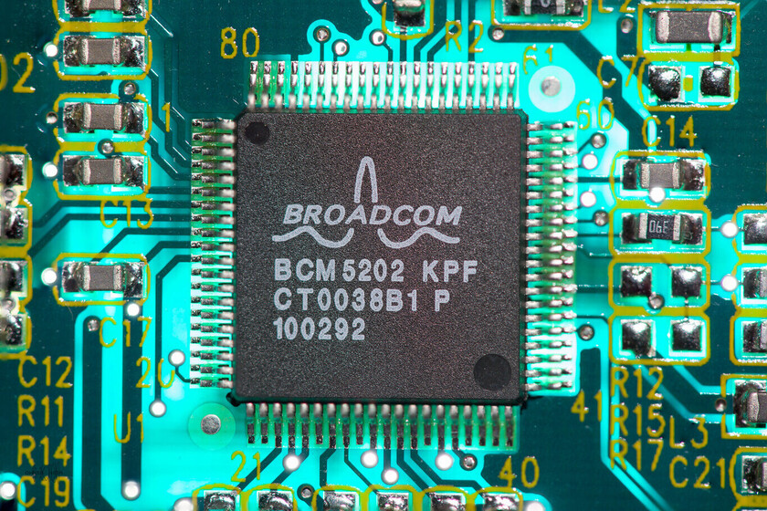 España se queda finalmente sin la fábrica de chips de Broadcom: la compañía de EEUU ha roto con el Gobierno xataka.com/empresas-y-eco…