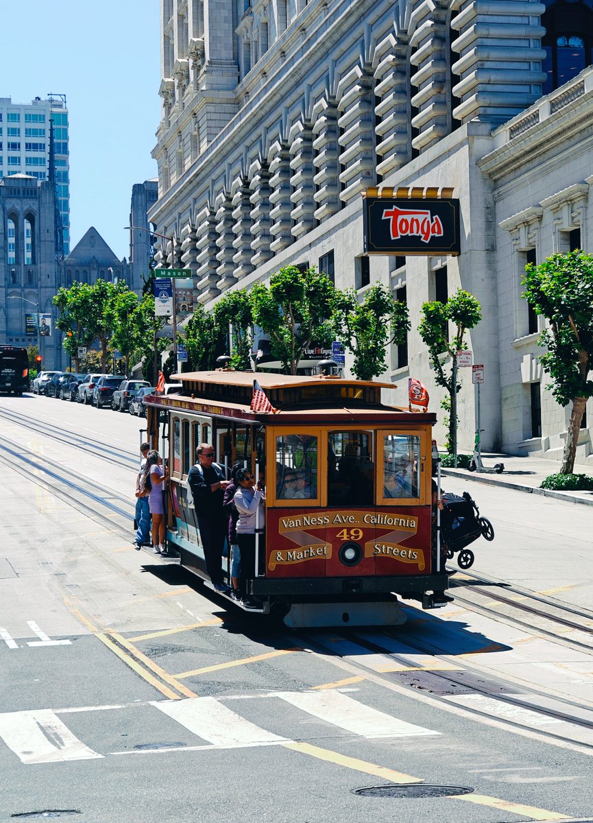OnePlus_USA's tweet image. From the hills of San Francisco to the waves of Monterey—postcard angles around every corner. #ShotonOnePlus