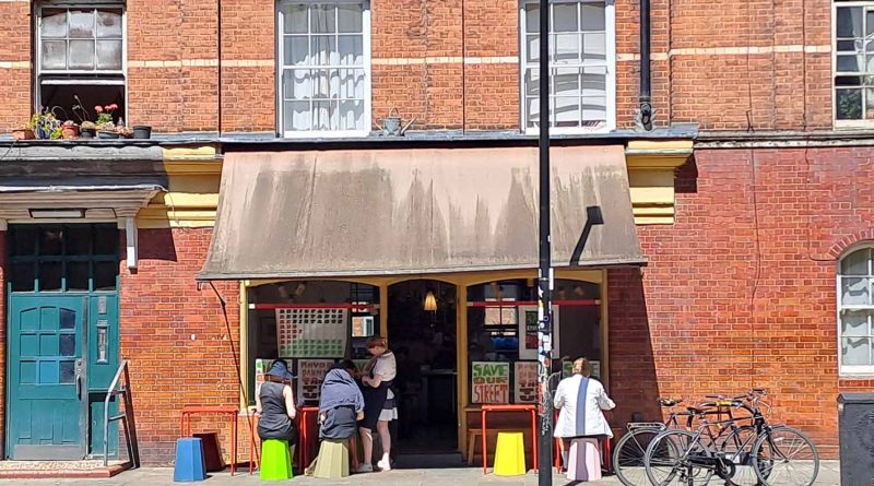 TheSliceTowHam's tweet image. Council to decide fate of Leila’s Shop after 300% rent hike
bethnalgreenlondon.co.uk/petition-save-…