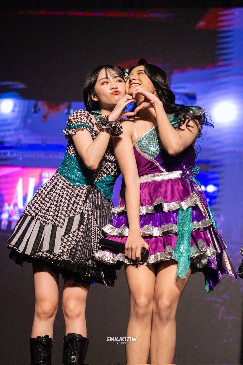 smilikitiwwww's tweet photo. Ella &amp; Raishaa 🫶

— @AM_EllaJKT48 @SW_RaishaJKT48
📍Grand City Mall, Exhibition Lt.3, Surabaya
[25.07.12]

#Smilikitiwwww #ELLA #RAISHA #エラ #ライシャ #JKT48
#ALLINTOUR2025SURABAYA https://t.co/GxkV8Wb2h0