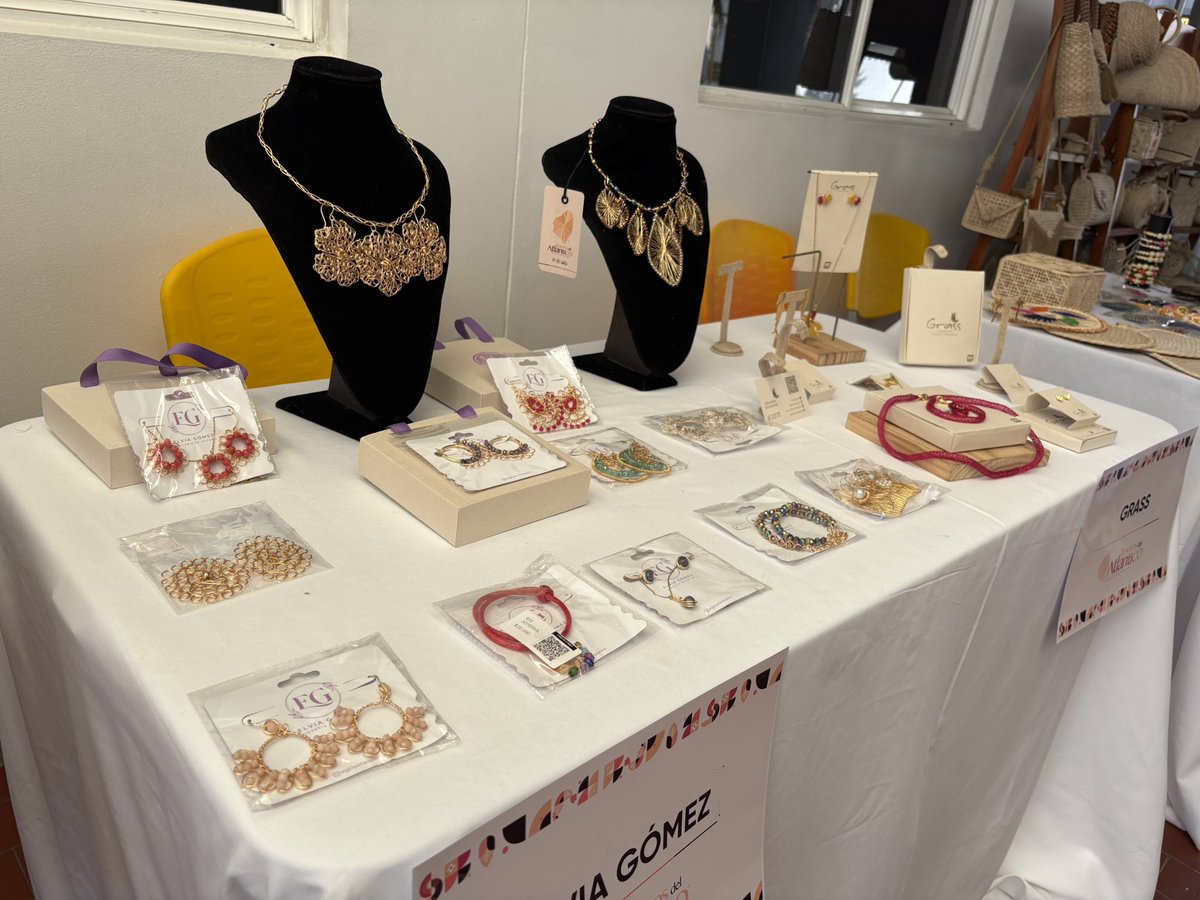 ¡Los tesoros siguen tomándose el Atlántico!✨🧡

Llegamos a <a href="/monomerossa/">Monómeros S.A.</a> con nuestros emprendimientos de moda, turismo, agro e industria,👒🫔🎍🌾 para ser parte de ‘INShop’, su tienda inclusiva.

Aquí se conocen las riquezas de nuestro departamento.🤩