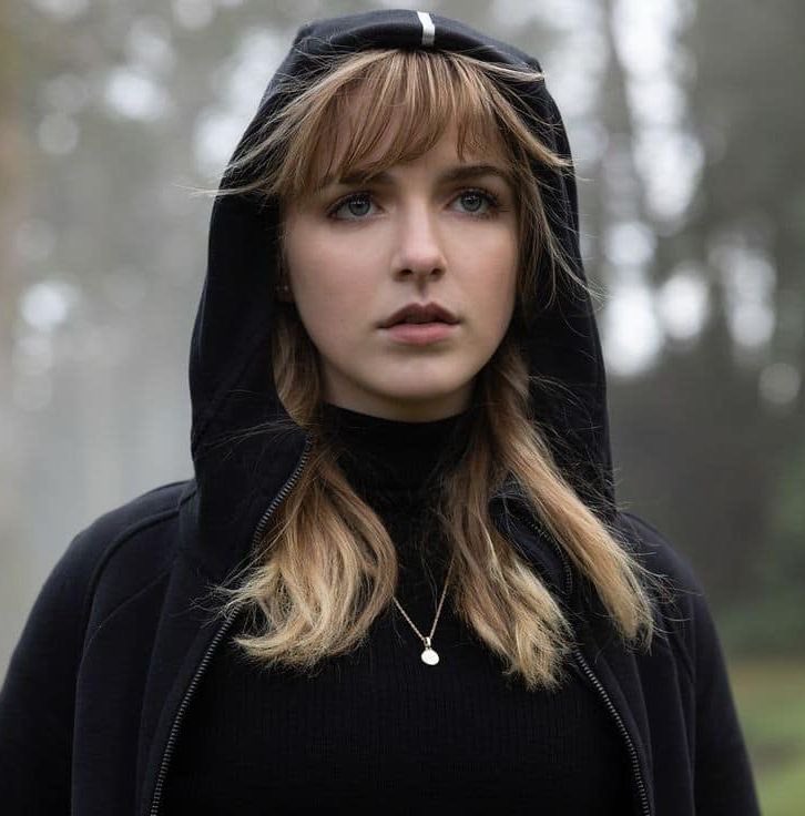 maysileecomfort's tweet image. “Maritte hesitates, eyeing her trident with longing, then pulls her knife and begins to back away as Maysilee raises her blowgun.”