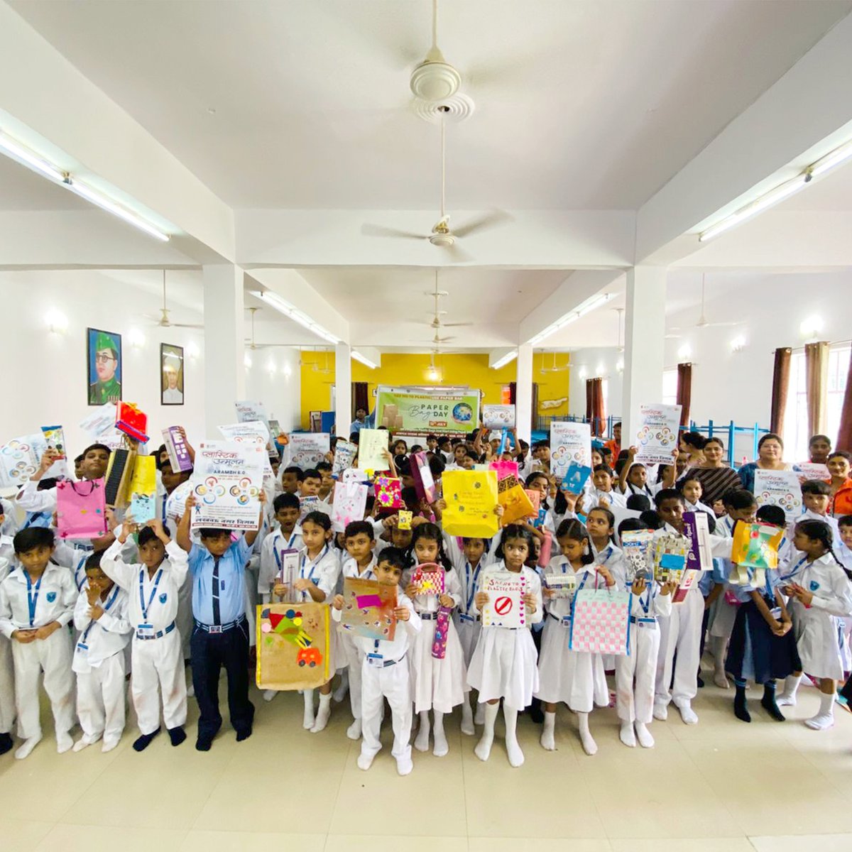 RKSSSLKO's tweet image. Paper Bag Day
R.K Senior Secondary School
Admission Open for Session 2025-26
Affiliated to CBSE New Delhi
Pre School To IX &amp;amp; XI
Science, Commerce &amp;amp; Humanities
Skill Development ( Special Classes )

#PaperBagDay #plasticfree #admissionsopen2025_26 #badmintonhal #cricketacademy