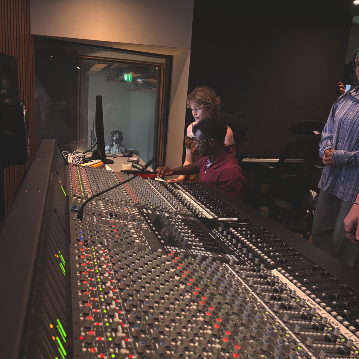 Studio Session in Angel Two 🎙️🎛️⁠
⁠
Another great session with Charlie Thomas in our Angel Two studios. This time around, our music production students had a role in the control room to help bring to life Jamin Fada's brand-new song, "Light Years," - a working title. ⁠
⁠