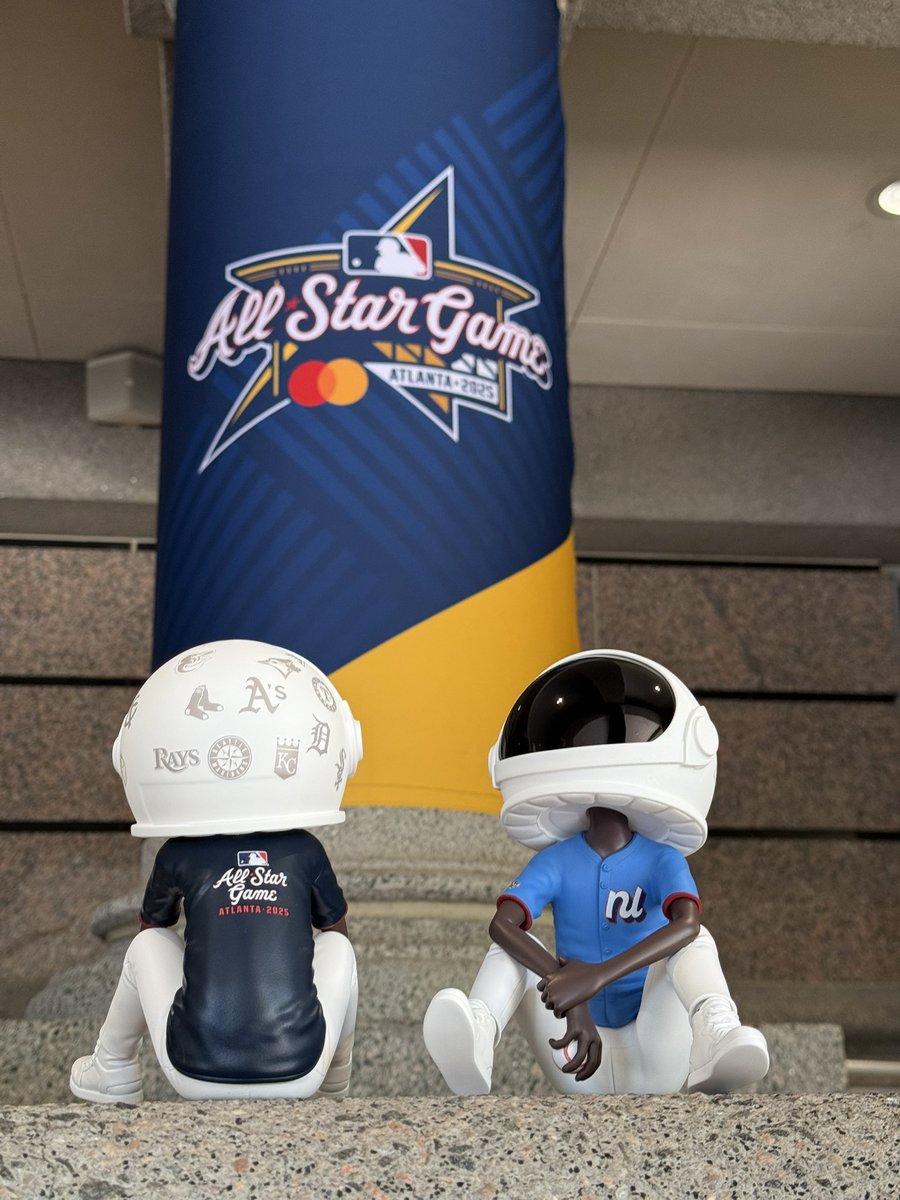 Another special collab this weekend 😊 

Every MLB player and special friends of MLB got an Aku Dreamgazer when they arrived to the All Star Game.