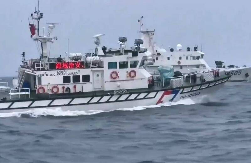 The 🇹🇼Coast Guard Administration reports that it deployed four patrol boats in response to four China Coast Guard vessels that entered restricted waters around Kinmen with AIS turned off on 7/10.

(Coast Guard Administration)