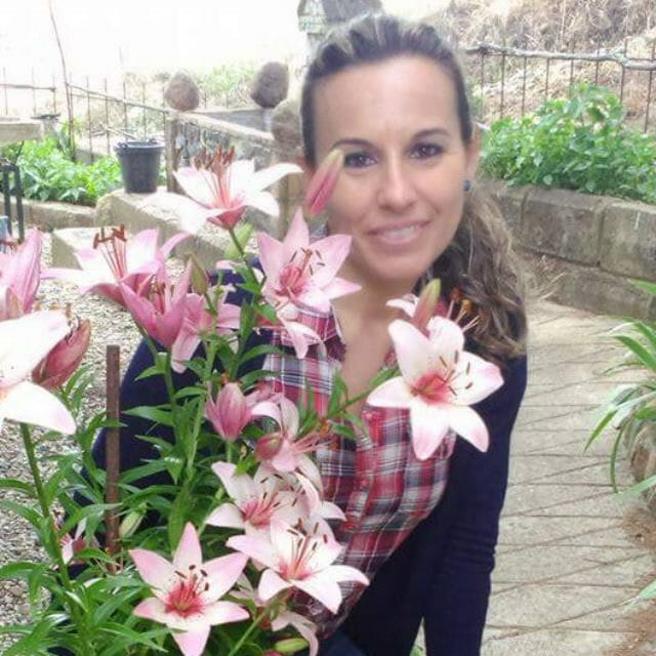 #LasMujeresQueFaltan
Manuela Chavero Valiente tenía 42 años, vivía en Monesterio (Badajoz), estaba divorciada y sus dos niños pasaban la quincena de vacaciones con su exmarido cuando desapareció sin dejar rastro en julio de 2016.
No fue hasta 2020 que detuvieron a su asesino,