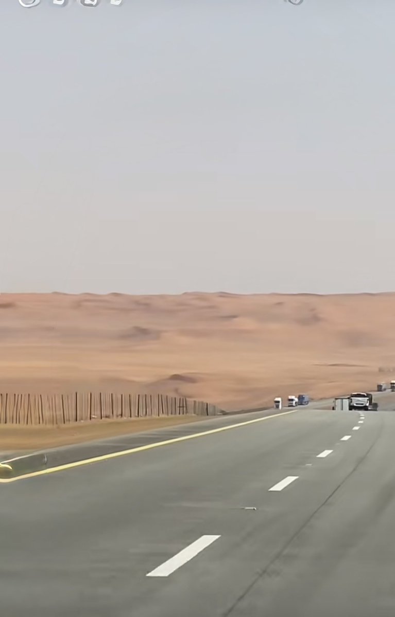 سكت المؤدب من أدبه فظن                                    قليل الأدب أنه هو من اسكتة                                       #مسائيات_البدر