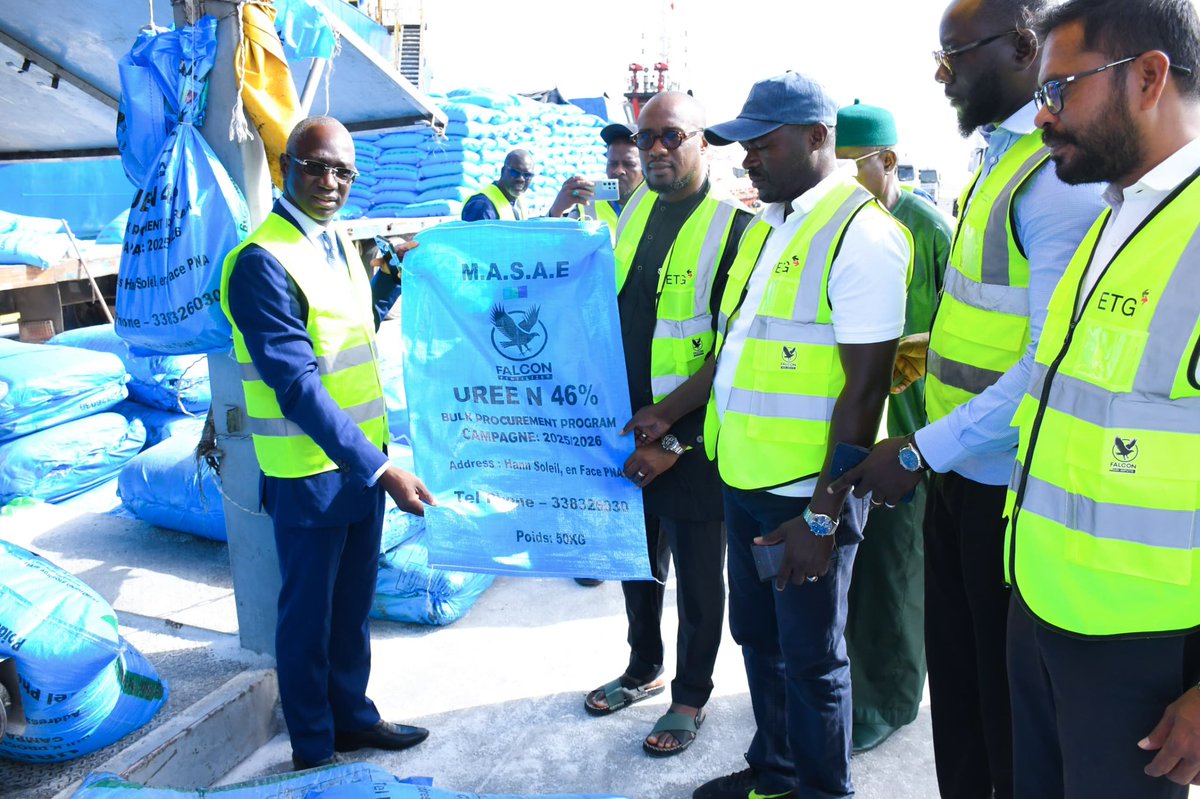 MASAE_sn's tweet image. 74 250 tonnes d’urée réceptionnées pour la campagne agricole 2025-2026 grâce au Bulk Procurement Program. Le Sénégal dépasse ses besoins, économise 2 milliards FCFA et renforce sa souveraineté alimentaire.
👇🏾👇🏾👇🏾

agriculture.gouv.sn/campagne-agric…
 
#MASAE #Agriculture #BPP