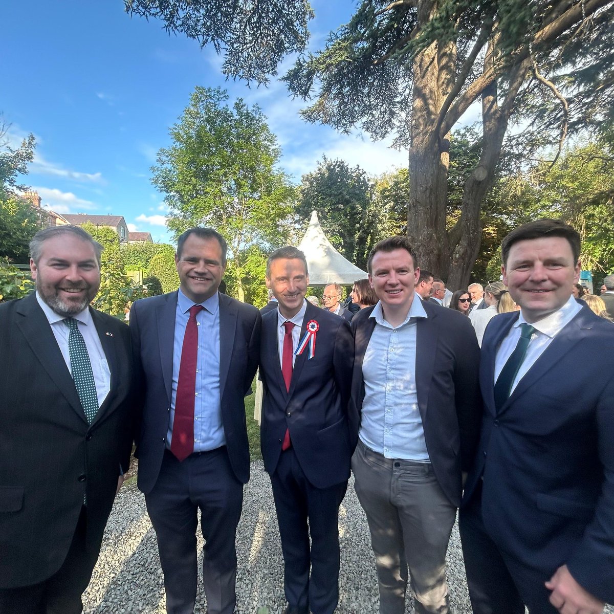 barrymward's tweet image. Thanks to @FranceinIreland for a great #BastilleDay celebration, last night. Lovely to see friends and colleagues enjoying the sunshine ☀️

Bonne fête nationale 🇫🇷

#14juillet #fêtenationale #residencedefrance