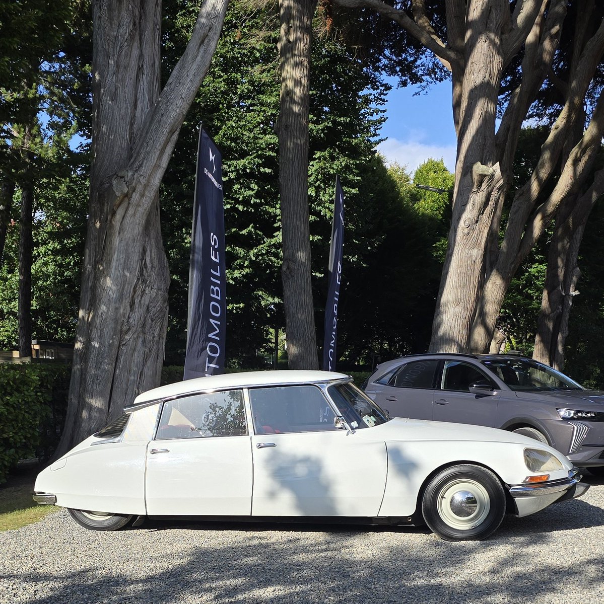barrymward's tweet image. Thanks to @FranceinIreland for a great #BastilleDay celebration, last night. Lovely to see friends and colleagues enjoying the sunshine ☀️

Bonne fête nationale 🇫🇷

#14juillet #fêtenationale #residencedefrance